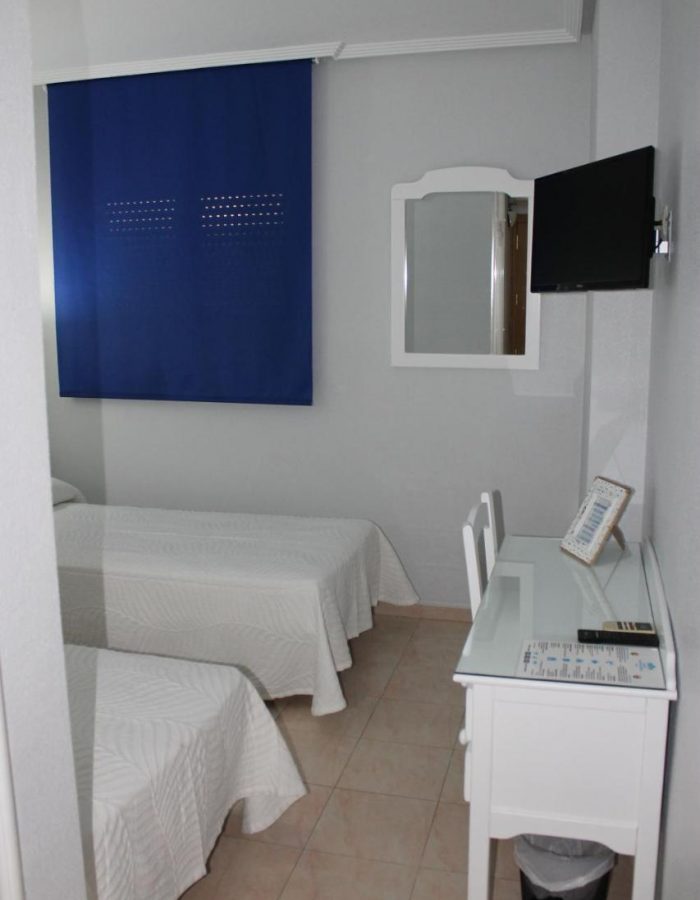 hotel-los-palacios-formentera-del-segura-habitacion-doble-dos-camas-_2_