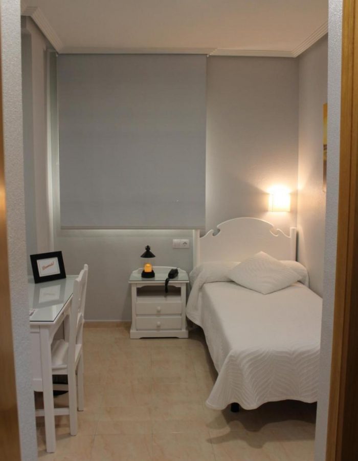 hotel-los-palacios-formentera-del-segura-habitacion individual (2)